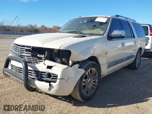 ✅ 2007 Lincoln Navigator • VIN: 5LMFL27527LJ20446 • Lot: 43723385. Listed on IAAI with 219,782 mi. Free auction sales archive from the USA and detailed vehicle history report at DreamBid. Image 2.