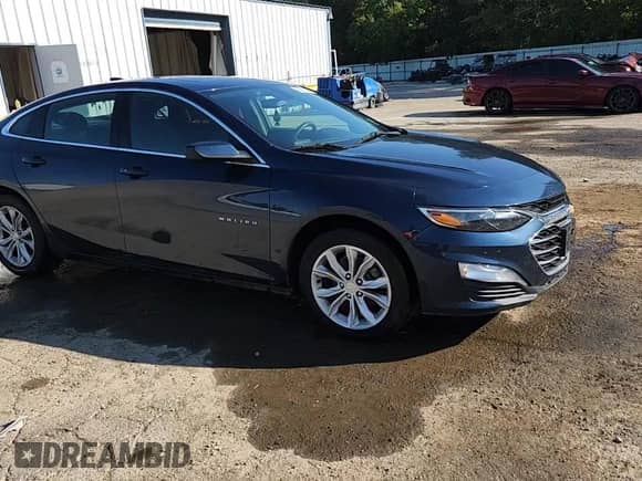 2020 Chevrolet Malibu LT z VIN 1G1ZD5ST4LF066562, wystawiony jako Copart lot #84482535 z przebiegiem 146 803 mil mil oraz Szkoda całkowita • Salvage title. Historia ofert i sprzedaży dostępna na DreamBid. Obrazek 13.