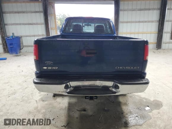 ✅ 2000 Chevrolet S-10 LS • VIN: 1GCDT19W4Y8222219 • Lot: 87462225. Listed on Copart with 81,056 mi. Free auction sales archive from the USA and detailed vehicle history report at DreamBid. Image 6.