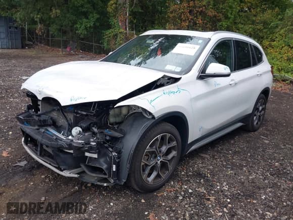 ✅ 2022 BMW X1 xDrive28i • VIN: WBXJG9C0XN5V37052 • Lot: 43208428. Wystawiony na IAAI z przebiegiem 65 298 mil. Bezpłatny archiwum sprzedaży aukcyjnych z USA i szczegółowy raport historii pojazdu na DreamBid. Zdjęcie 2.