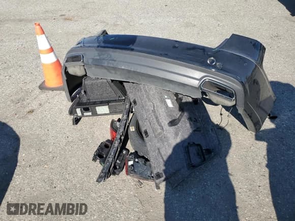 ✅ 2018 Audi A6 Premium Plus • VIN: WAUG8AFC4JN070388 • Лот: 85579905. Опубликован ранее на Copart с пробегом 28 021 миль. Бесплатный доступ к архиву аукционных продаж из США и подробный отчёт об истории автомобиля на DreamBid. Изображение 12.