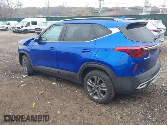 ✅ 2023 Kia Seltos S • VIN: KNDEUCAA3P7352686 • Lot: 43713847. Wystawiony na IAAI z przebiegiem 37 817 mil. Bezpłatny archiwum sprzedaży aukcyjnych z USA i szczegółowy raport historii pojazdu na DreamBid. Zdjęcie 3.