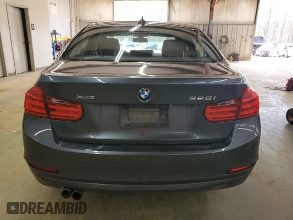 ✅ 2015 BMW 3 Series 328i xDrive • VIN: WBA3B5G55FNS20202 • Lot: 51373875. Wystawiony na Copart z przebiegiem 123 076 mil. Bezpłatny archiwum sprzedaży aukcyjnych z USA i szczegółowy raport historii pojazdu na DreamBid. Zdjęcie 6.