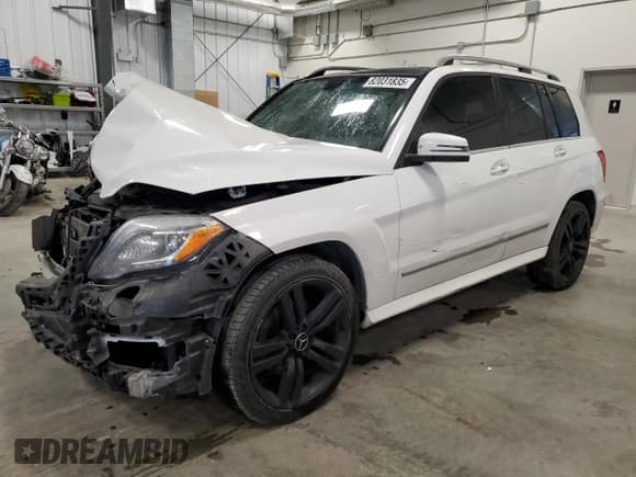 ✅ 2015 Mercedes-Benz GLK 250 • VIN: WDCGG0EB2FG422575 • Лот: 82031835. Опубликован ранее на Copart с пробегом 168 757 миль. Бесплатный доступ к архиву аукционных продаж из США и подробный отчёт об истории автомобиля на DreamBid. Изображение 1.