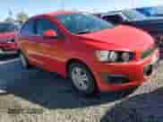 2015 Chevrolet Sonic LT z VIN 1G1JC5SH3F4174229, wystawiony jako Copart lot #74261884 z przebiegiem 158 230 mil mil oraz Szkoda całkowita • Salvage title. Historia ofert i sprzedaży dostępna na DreamBid. Obrazek 4.