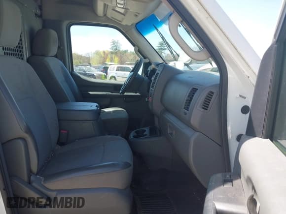 ✅ 2012 Nissan NV S • VIN: 1N6AF0LX6CN101706 • Lot: 42170199. Listed on IAAI with 202,482 mi. Free auction sales archive from the USA and detailed vehicle history report at DreamBid. Image 5.