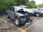 2024 Ram 1500 SLT z VIN 1C6RR6GG7RS122639, wystawiony jako IAAI lot #42777473 z przebiegiem 46 397 mil mil oraz . Historia ofert i sprzedaży dostępna na DreamBid. Obrazek 1.