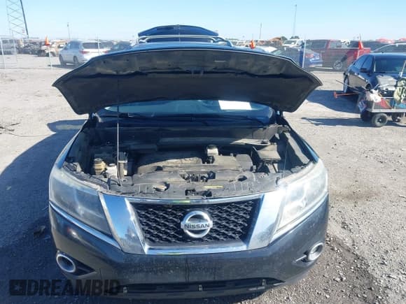 ✅ 2015 Nissan Pathfinder SV • VIN: 5N1AR2MNXFC709386 • Lot: 42010824. Listed on IAAI with 372,260 mi. Free auction sales archive from the USA and detailed vehicle history report at DreamBid. Image 10.
