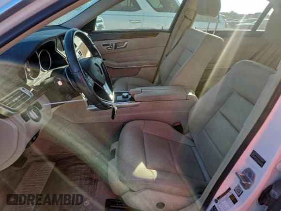 ✅ 2015 Mercedes-Benz E 350 Sport • VIN: WDDHF5KB4FB121128 • Lot: 95530295. Listed on Copart with 30,868 mi. Free auction sales archive from the USA and detailed vehicle history report at DreamBid. Image 7.