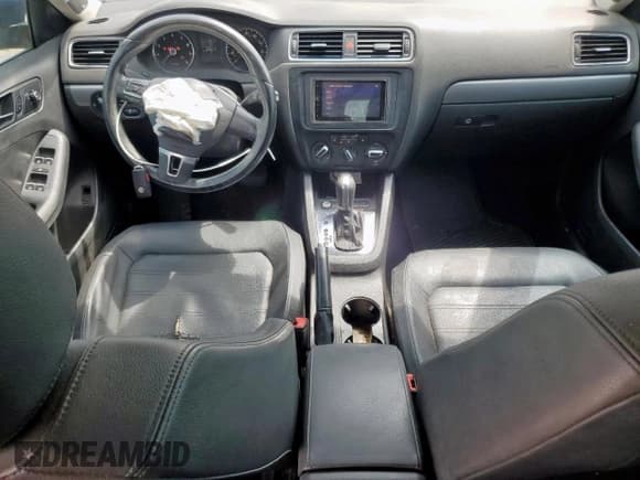 ✅ 2013 Volkswagen Jetta SEL • VIN: 3VWLX7AJ4DM354418 • Lot: 54982235. Listed on Copart with 147,136 mi. Free auction sales archive from the USA and detailed vehicle history report at DreamBid. Image 8.