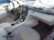 ✅ 2005 Mercedes-Benz C 230 Kompressor • VIN: WDBRF40J85A668022 • Lot: 41075872. Wystawiony na IAAI z przebiegiem 200 016 mil. Bezpłatny archiwum sprzedaży aukcyjnych z USA i szczegółowy raport historii pojazdu na DreamBid. Zdjęcie 5.