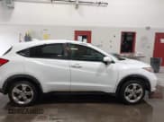 ✅ 2017 Honda HR-V EX • VIN: 3CZRU5H5XHM701687 • Lot: 43140969. Wystawiony na IAAI z przebiegiem 124 391 mil. Bezpłatny archiwum sprzedaży aukcyjnych z USA i szczegółowy raport historii pojazdu na DreamBid. Zdjęcie 13.