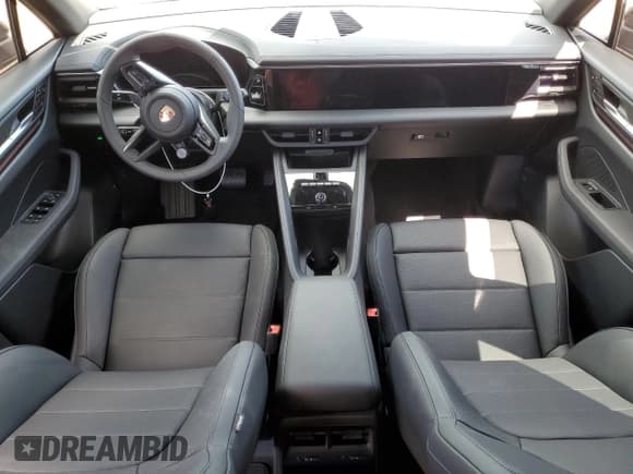 ✅ 2025 Porsche Macan Electric • VIN: WP1AD2XAXSL075952 • Лот: 52436965. Опубликован ранее на Copart с пробегом 90 миль. Бесплатный доступ к архиву аукционных продаж из США и подробный отчёт об истории автомобиля на DreamBid. Изображение 8.