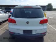 ✅ 2016 Volkswagen Tiguan SEL • VIN: WVGAV7AX0GW528750 • Lot: 42039257. Wystawiony na IAAI z przebiegiem 106 823 mil. Bezpłatny archiwum sprzedaży aukcyjnych z USA i szczegółowy raport historii pojazdu na DreamBid. Zdjęcie 16.