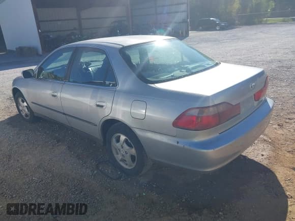 ✅ 2000 Honda Accord LX • VIN: 1HGCG5649YA141298 • Лот: 43542191. Опубликован ранее на IAAI с пробегом 196 407 миль. Бесплатный доступ к архиву аукционных продаж из США и подробный отчёт об истории автомобиля на DreamBid. Изображение 3.