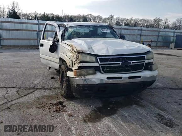 ✅ 2006 Chevrolet Silverado 1500 LT2 • VIN: 1GCEK19B86Z284394 • Лот: 53501605. Опубликован ранее на Copart с пробегом 183 600 миль. Бесплатный доступ к архиву аукционных продаж из США и подробный отчёт об истории автомобиля на DreamBid. Изображение 13.
