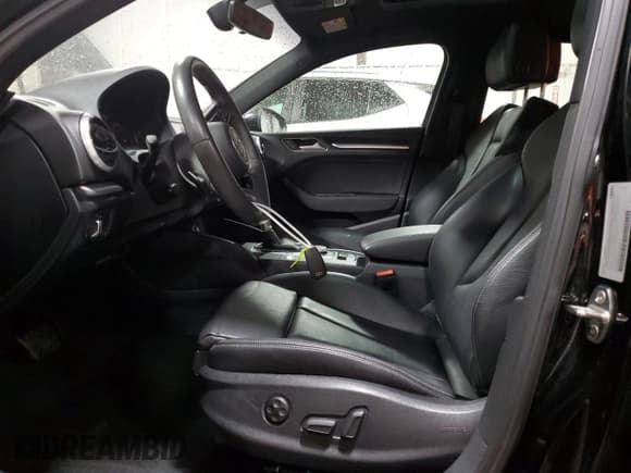 ✅ 2020 Audi A3 S line Premium • VIN: WAUBEGFFXLA098707 • Lot: 85501435. Wystawiony na Copart z przebiegiem 41 688 mil. Bezpłatny archiwum sprzedaży aukcyjnych z USA i szczegółowy raport historii pojazdu na DreamBid. Zdjęcie 7.