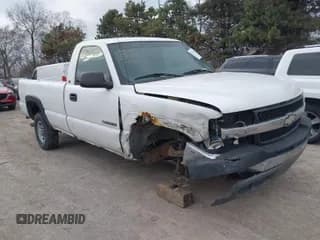 ✅ 2002 Chevrolet Silverado 2500HD • VIN: 1GCHC24U52E262265 • Lot: 41715683. Wystawiony na IAAI z przebiegiem 149 771 mil. Bezpłatny archiwum sprzedaży aukcyjnych z USA i szczegółowy raport historii pojazdu na DreamBid. Zdjęcie 1.
