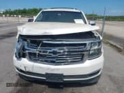 ✅ 2016 Chevrolet Suburban LTZ • VIN: 1GNSCJKC7GR258686 • Lot: 42787175. Wystawiony na IAAI z przebiegiem Nie podano. Bezpłatny archiwum sprzedaży aukcyjnych z USA i szczegółowy raport historii pojazdu na DreamBid. Zdjęcie 12.