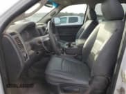 ✅ 2018 Ram 2500 Tradesman • VIN: 3C6UR5HL7JG101026 • Lot: 92032685. Wystawiony na Copart z przebiegiem 229 692 mil. Bezpłatny archiwum sprzedaży aukcyjnych z USA i szczegółowy raport historii pojazdu na DreamBid. Zdjęcie 7.