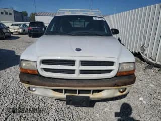 ✅ 1997 Dodge Dakota • VIN: 1B7FL26X1VS289323 • Lot: 70748184. Wystawiony na Copart z przebiegiem 141 671 mil. Bezpłatny archiwum sprzedaży aukcyjnych z USA i szczegółowy raport historii pojazdu na DreamBid. Zdjęcie 5.