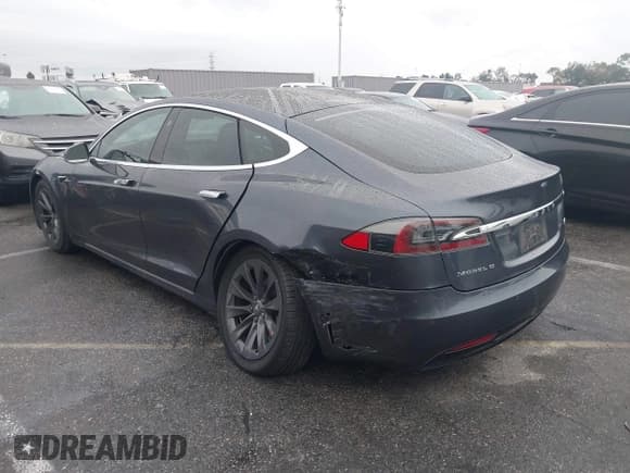 ✅ 2018 Tesla Model S 75D • VIN: 5YJSA1E27JF282680 • Lot: 43715772. Listed on IAAI with 110,434 mi. Free auction sales archive from the USA and detailed vehicle history report at DreamBid. Image 3.