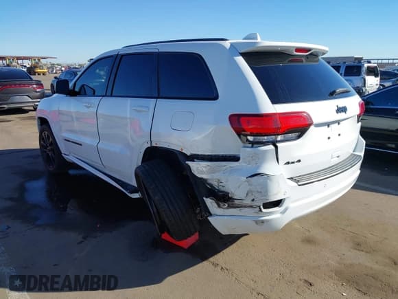 ✅ 2018 Jeep Grand Cherokee Altitude • VIN: 1C4RJFAG0JC266895 • Лот: 43547743. Опубликован ранее на IAAI с пробегом 102 422 миль. Бесплатный доступ к архиву аукционных продаж из США и подробный отчёт об истории автомобиля на DreamBid. Изображение 3.