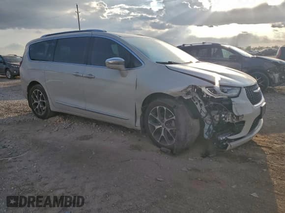 ✅ 2021 Chrysler Pacifica Limited • VIN: 2C4RC3GG2MR581791 • Лот: 93056735. Опубликован ранее на Copart с пробегом 153 349 миль. Бесплатный доступ к архиву аукционных продаж из США и подробный отчёт об истории автомобиля на DreamBid. Изображение 4.