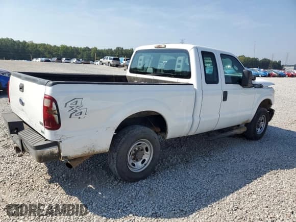 ✅ 2011 Ford F-250 XLT • VIN: 1FT7X2B60BEB89875 • Lot: 80254015. Listed on Copart with 324,850 mi. Free auction sales archive from the USA and detailed vehicle history report at DreamBid. Image 3.