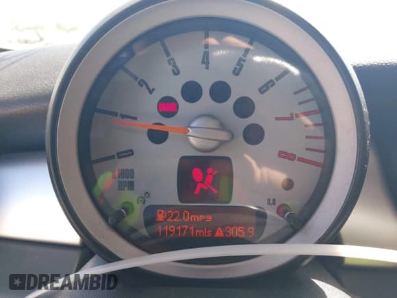 ✅ 2010 MINI Hardtop S • VIN: WMWMF7C53ATX41515 • Лот: 42617338. Опубликован ранее на IAAI с пробегом 119 171 миль. Бесплатный доступ к архиву аукционных продаж из США и подробный отчёт об истории автомобиля на DreamBid. Изображение 12.