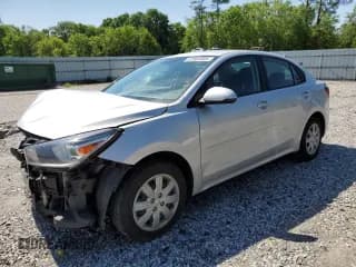 ✅ 2021 Kia Rio LX • VIN: 3KPA24AD6ME395628 • Lot: 51564065. Wystawiony na Copart z przebiegiem 102 670 mil. Bezpłatny archiwum sprzedaży aukcyjnych z USA i szczegółowy raport historii pojazdu na DreamBid. Zdjęcie 1.