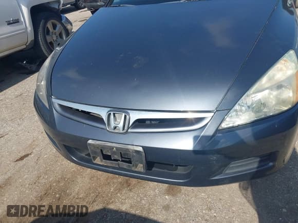 ✅ 2007 Honda Accord LX • VIN: 3HGCM56437G700174 • Lot: 42374860. Listed on IAAI with 257,073 mi. Free auction sales archive from the USA and detailed vehicle history report at DreamBid. Image 11.