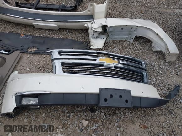 ✅ 2015 Chevrolet Suburban LTZ • VIN: 1GNSKKKC7FR290156 • Lot: 43777007. Listed on IAAI with 145,354 mi. Free auction sales archive from the USA and detailed vehicle history report at DreamBid. Image 19.