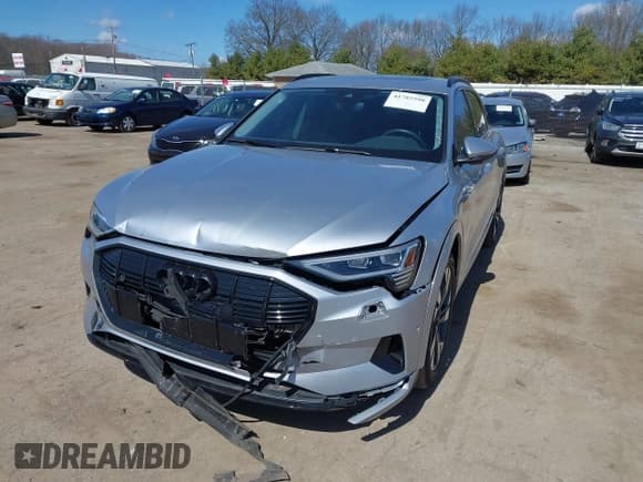 ✅ 2022 Audi e-tron Premium • VIN: WA1AAAGEXNB047650 • Lot: 41782598. Listed on IAAI with 45,906 mi. Free auction sales archive from the USA and detailed vehicle history report at DreamBid. Image 2.