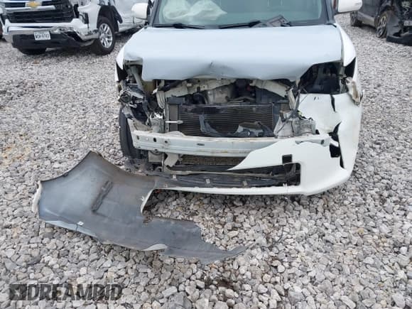 ✅ 2012 Scion xB • VIN: JTLZE4FE0CJ024045 • Lot: 43528587. Wystawiony na IAAI z przebiegiem 220 407 mil. Bezpłatny archiwum sprzedaży aukcyjnych z USA i szczegółowy raport historii pojazdu na DreamBid. Zdjęcie 6.