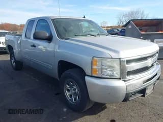✅ 2011 Chevrolet Silverado 1500 LS • VIN: 1GCRKREA3BZ387732 • Lot: 43631376. Listed on IAAI with 169,610 mi. Free auction sales archive from the USA and detailed vehicle history report at DreamBid. Image 1.