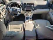 ✅ 2013 Toyota Highlander SE • VIN: 5TDZK3EH7DS096701 • Лот: 90397725. Опубликован ранее на Copart с пробегом 207 963 миль. Бесплатный доступ к архиву аукционных продаж из США и подробный отчёт об истории автомобиля на DreamBid. Изображение 8.