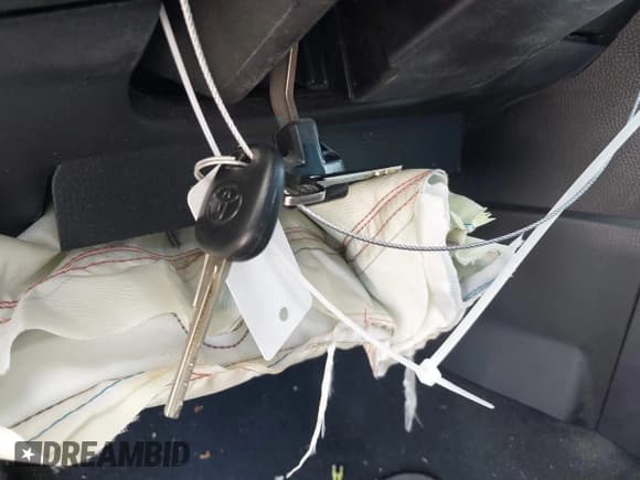 ✅ 2018 Toyota Corolla SE • VIN: 5YFBURHE3JP761470 • Lot: 42902089. Listed on IAAI with Not provided. Free auction sales archive from the USA and detailed vehicle history report at DreamBid. Image 11.