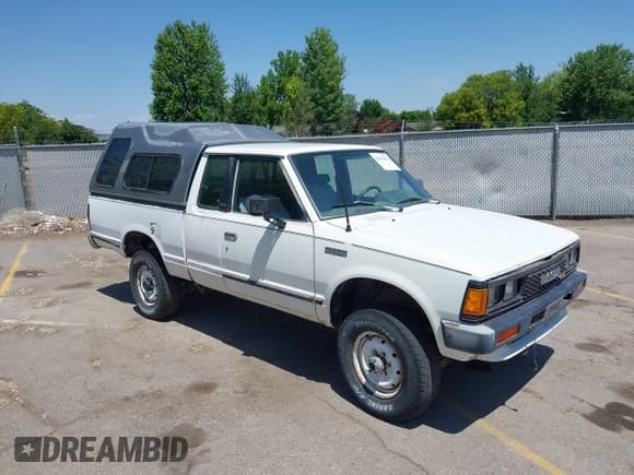 ✅ 1985 Nissan 720 • VIN: 1N6ND06Y4FC368175 • Лот: 42429651. Опубликован ранее на IAAI с пробегом 102 185 миль. Бесплатный доступ к архиву аукционных продаж из США и подробный отчёт об истории автомобиля на DreamBid. Изображение 1.