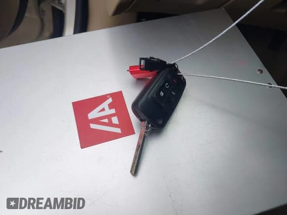 ✅ 2013 Buick LaCrosse Leather • VIN: 1G4GC5ER0DF200255 • Lot: 41609420. Listed on IAAI with 182,421 mi. Free auction sales archive from the USA and detailed vehicle history report at DreamBid. Image 11.