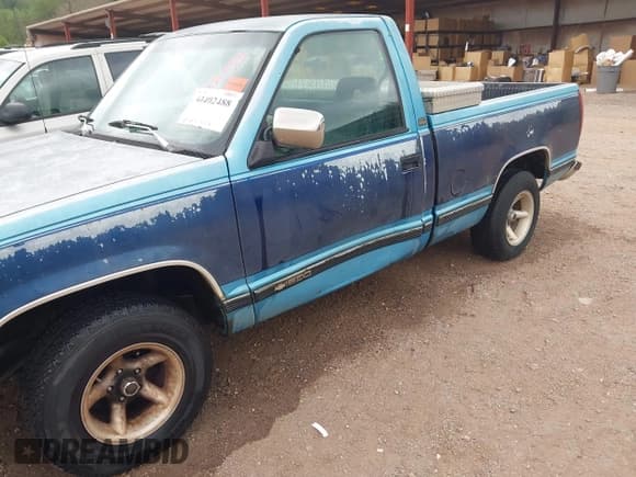 ✅ 1993 Chevrolet Silverado 1500 • VIN: 1GCDC14K1PZ112774 • Lot: 43402488. Wystawiony na IAAI z przebiegiem 205 274 mil. Bezpłatny archiwum sprzedaży aukcyjnych z USA i szczegółowy raport historii pojazdu na DreamBid. Zdjęcie 6.