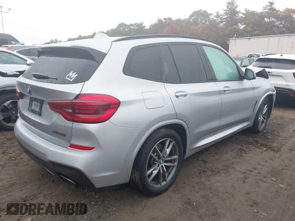 ✅ 2018 BMW X3 M40i • VIN: 5UXTS3C54J0Z02473 • Lot: 43578755. Wystawiony na IAAI z przebiegiem Nie podano. Bezpłatny archiwum sprzedaży aukcyjnych z USA i szczegółowy raport historii pojazdu na DreamBid. Zdjęcie 4.