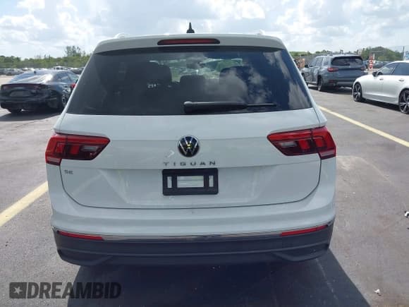 ✅ 2022 Volkswagen Tiguan SE • VIN: 3VV3B7AX1NM042582 • Lot: 43073057. Listed on IAAI with 28,724 mi. Free auction sales archive from the USA and detailed vehicle history report at DreamBid. Image 17.