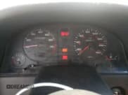 ✅ 1997 Audi Cabriolet • VIN: WAUAA88G8VN002670 • Lot: 55308435. Wystawiony na Copart z przebiegiem 86 673 mil. Bezpłatny archiwum sprzedaży aukcyjnych z USA i szczegółowy raport historii pojazdu na DreamBid. Zdjęcie 9.