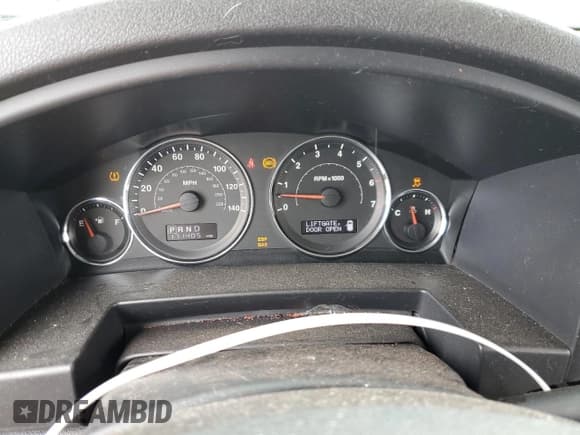 ✅ 2010 Jeep Commander Sport • VIN: 1J4RG4GK2AC121821 • Lot: 57793545. Listed on Copart with 171,405 mi. Free auction sales archive from the USA and detailed vehicle history report at DreamBid. Image 9.