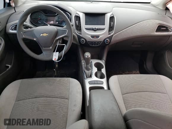 2018 Chevrolet Cruze LS с VIN 1G1BC5SM0J7122288, выставлен на аукционе Copart как лот 71095302 с пробегом 69 262 миль миль и . История ставок и продаж доступна на DreamBid. Изображение 8.