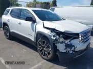 ✅ 2019 GMC Acadia SLT • VIN: 1GKKNMLA1KZ217422 • Lot: 43056593. Wystawiony na IAAI z przebiegiem 64 135 mil. Bezpłatny archiwum sprzedaży aukcyjnych z USA i szczegółowy raport historii pojazdu na DreamBid. Zdjęcie 1.