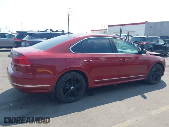 ✅ 2015 Volkswagen Passat SEL Premium • VIN: 1VWCV7A37FC045117 • Lot: 42825866. Listed on IAAI with 38,165 mi. Free auction sales archive from the USA and detailed vehicle history report at DreamBid. Image 13.