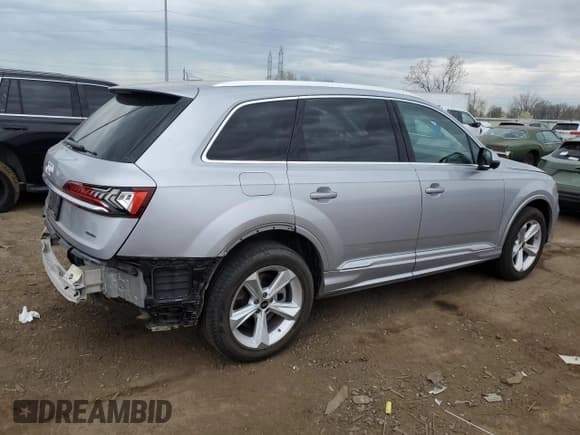 ✅ 2022 Audi Q7 Premium • VIN: WA1AJBF77ND012075 • Lot: 54492975. Wystawiony na Copart z przebiegiem 39 050 mil. Bezpłatny archiwum sprzedaży aukcyjnych z USA i szczegółowy raport historii pojazdu na DreamBid. Zdjęcie 3.