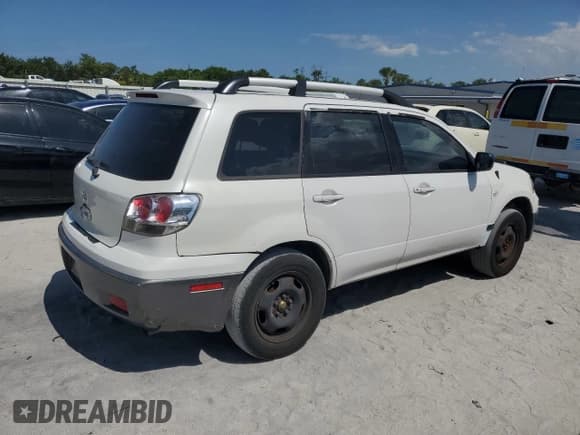 ✅ 2004 Mitsubishi Outlander LS • VIN: JA4LX31FX4U066707 • Lot: 66401595. Listed on Copart with 108,331 mi. Free auction sales archive from the USA and detailed vehicle history report at DreamBid. Image 3.